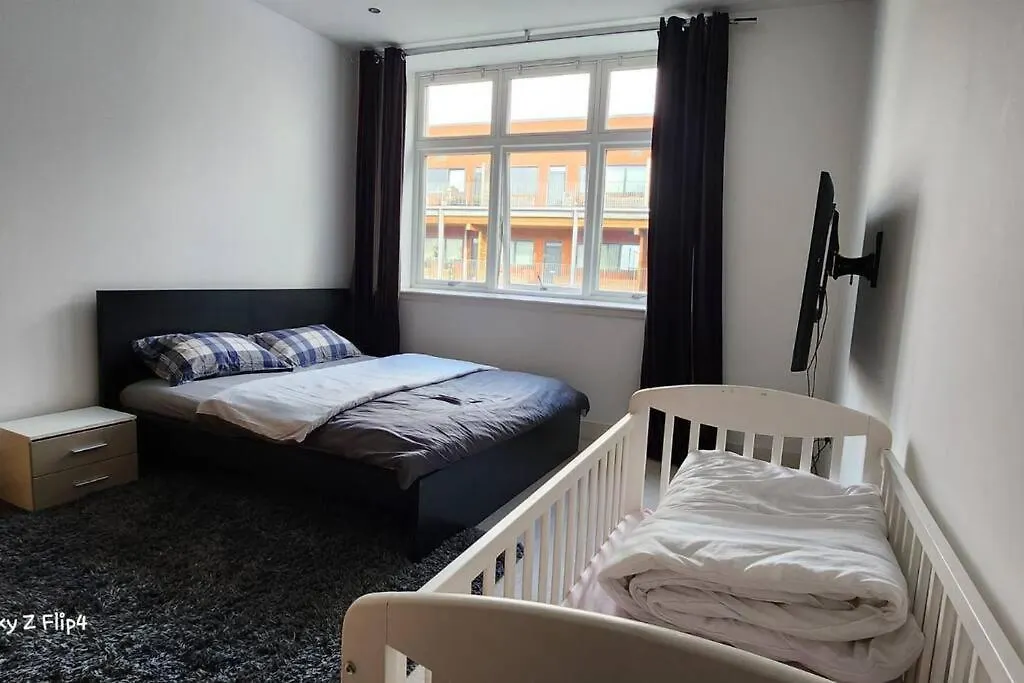 Spacious 2 Bedroom Apartment Edinburgh